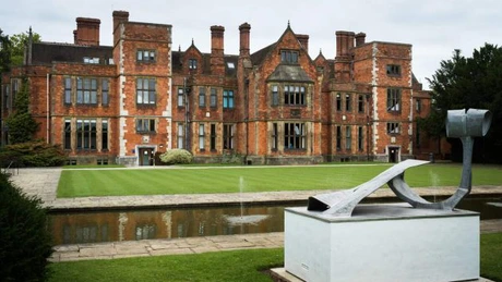 Șansă unică pentru elevii de liceu din România: Dublă licență, în țară și în Marea Britanie. Când începe și ce presupune concursul