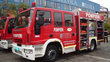 Incendiu la o casă din Sectorul 2; intervin 11 autospeciale de pompieri