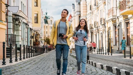 Turiștii străini care au vizitat România în 2024 au cheltuit 540 de mil euro prin cardurile Revolut.Turiștii români au cheltuit cei mai mulți bani în Germania, 142 mil euro