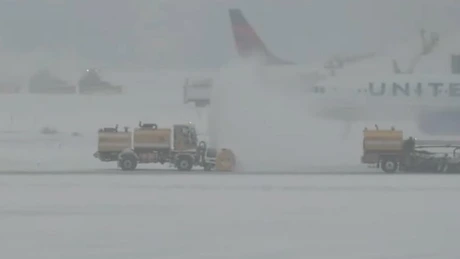 Mii de zboruri au fost anulate și amânate în sudul SUA ca urmare a unei furtuni puternice