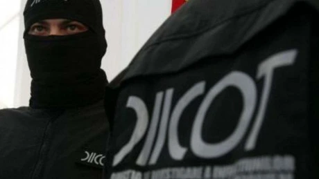 Procurorii DIICOT au intrat peste cele mai mari bănci din România. Suma uriașă furată cu ajutorul angajaților Banca Transilvania și BCR