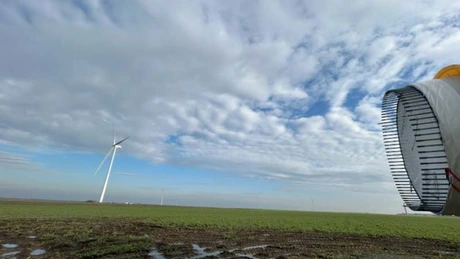 Eurowind va finaliza în două săptămâni instalarea ultimelor turbine din parcul eolian Pecineaga, de 48 MW, cu cele mai mari turbine din România