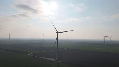 Nou parc eolian finalizat. Are cele mai mari turbine din România