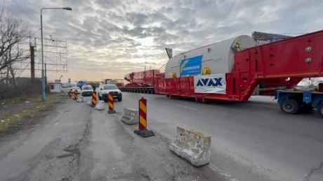 CNAIR: A intrat în țară cel mai mare transport agabaritic care a rulat până acum pe rețeaua rutieră din România - turbina pentru termocentrala Mintia VIDEO