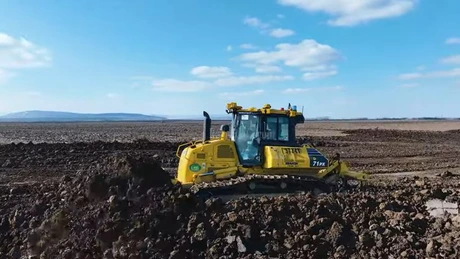 Autostrada Unirii A8, începe construcția. Primele utilaje UMB au intrat la decopertat Update VIDEO