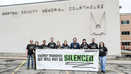 Greenpeace i-a cerut premierului Ciolacu să-l demită pe Sebastian Burduja