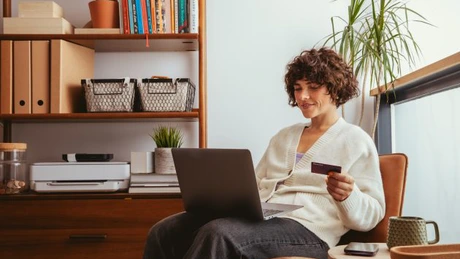 Randamentul obținut de investitoarele Revolut în 2024 a fost cu 2,6% mai mare decât al bărbaților. Numărul conturilor de investiții deschise de românce a crescut cu 90%