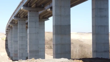 VIDEO Autostrada Transilvania: Umbrărescu are mobilizați 420 de muncitori pe lotul Zimbor - Poarta Sălajului, ajuns la peste 70%