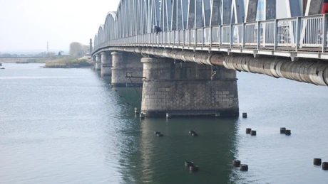 CNAIR vrea să înceapă reparaţiile la podul rutier peste Olt la Slatina; contractul de lucrări, scos la licitaţie