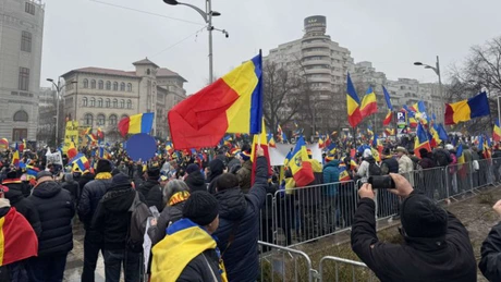 Protest AUR/Călin Georgescu: Ciocoii vechi şi noi vor să îmi blocheze din nou candidatura