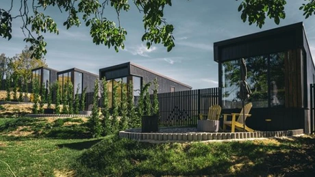 Moon Resorts a atras finanțări de la șase investitori și vrea ca până la sfârșitul anului să aibă 100 de căsuțe modulare premium în Bușteni și Comarnic