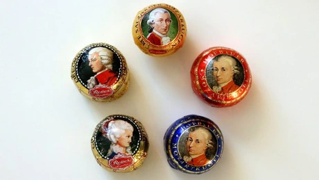 Austriecii se arată foarte nemulțumiți după ce gigantul american Mondelez a mutat în străinătate producția celebrelor bile de ciocolată Mozartkugel