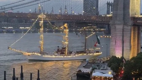 O navă mexicană cu pânze a lovit podul Brooklyn din New York. 2 morți
