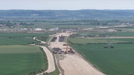 VIDEO Autostrada Transilvania: Precon a început organizarea de șantier pe lotul Chiribiș - Biharia