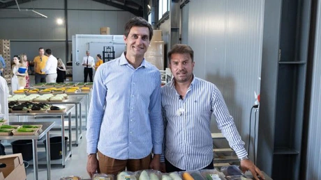 Carrefour România lansează prima cooperativă bio, din care face parte și ferma deținută de fostul fotbalist Ciprian Tătărușanu și Alin Dobre