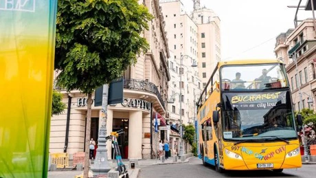 Autobuzele turistice, din nou pe străzile din București începând de luni