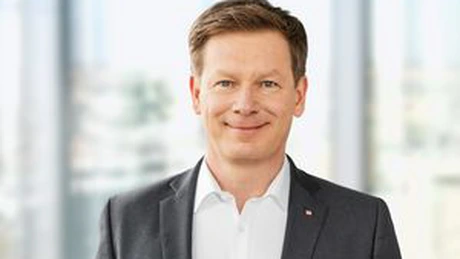 Directorul general al Deutsche Bahn, Richard Lutz, va părăsi postul înainte de expirarea mandatului său, în condițiile unor performanțe financiare slabe. El va rămâne în funcție până la găsirea unui succesor