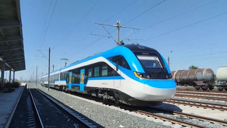 VIDEO Primul tren chinezesc adus în România, în teste pe calea ferată București - Constanța