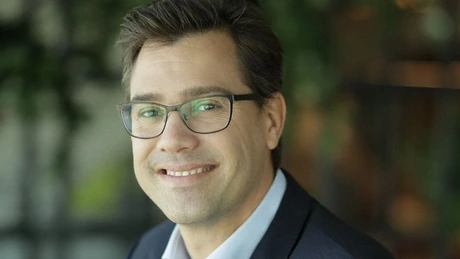 eToro prezintă modul în care folosește AI pentru a redefini investițiile