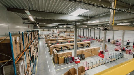 Packeta România deschide un nou centru logistic la Oradea, cu o capacitate de procesare de până la 100.000 de colete pe zi