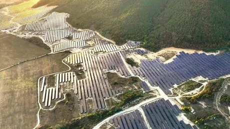 După baterii, bulgarii ne iau fața și la fotovoltaice: Un nou parc mare, mai mare decât orice parc fotovoltaic din România, a fost pus în operare