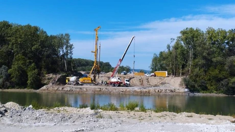 Autostrada Unirii A8: Tablierul metalic pentru podul peste Prut, produs la Satu Mare