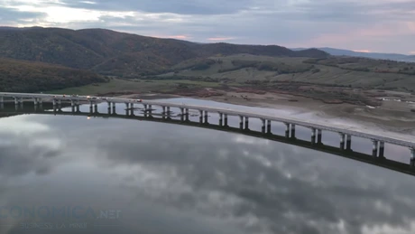 VIDEO Autostrada Transilvania: Viaductul construit de Bechtel, asfaltat după 20 de ani de Construcții Erbașu. O viitoare emblemă a României?