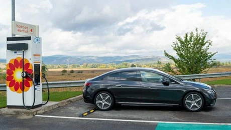 11 stații de încărcare rapidă a mașinilor electrice puse de Rompetrol pe autostrada A1