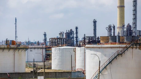 Rompetrol își continuă investițiile în modernizarea Petromidia. Compania a finalizat reabilitarea a patru rezervoare pentru combustibili