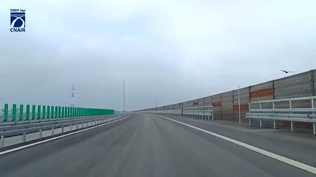 VIDEO Autostrada A7 Focșani - Bacău: UMB montează panouri fonoabsorbante în zona Adjud