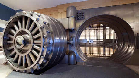 Băncile pot fi prăbuşite, într-un moment de criză, cu ajutorul rețelelor sociale - avertisment BCE