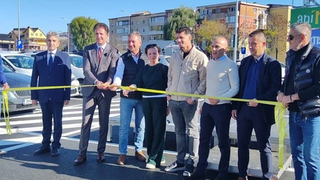 Gică Popescu deschide în orașul Hunedoara un centru comercial în care a investit peste 7 milioane de euro. Unitatea a fost construită în locul unei foste fabrici de haine