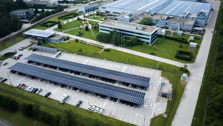 Philip Morris România investește în energie verde. La fabrica din Otopeni a fost inaugurată una dintre cele mai mari instalații de panouri solare bifaciale din România