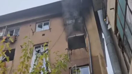 Explozie într-un bloc de locuinţe din Balş, Olt. Plan roşu de intervenţie