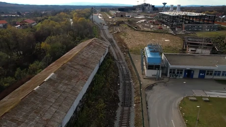 VIDEO Umbrărescu readuce treptat la viață combinatul Oțelu Roșu, una dintre cele mai vechi fabrici din România. Cum evoluează reconstrucția căii ferate industriale
