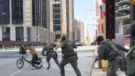 SUA reduc valabilitatea permiselor de muncă pentru sute de mii de imigranți de la cinci ani la 18 luni