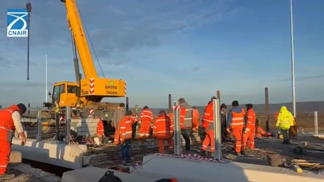 VIDEO Autostrada A7 Focșani - Adjud: Umbrărescu mobilizează 3.000 de muncitori pentru darea în trafic a 50 km înainte de Revelion