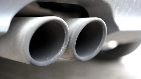 Moartea lentă a motoarelor clasice - Vânzarea în UE ar putea fi permisă până în 2040 în cazul vehiculelor hibride