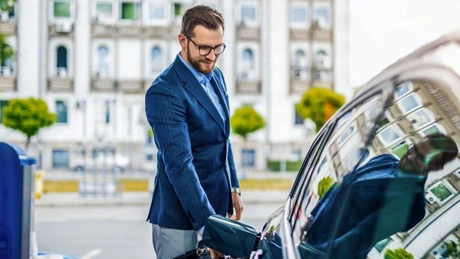 Mobilitate inteligentă pentru întregul parc auto: Soluțiile pentru companii și manageri de flote