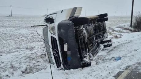 Un microbuz cu 16 oameni s-a răsturnat pe drumul București-Giurgiu. A fost activat planul roșu de intervenție