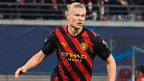 Jucătorul de fotbal Erling Haaland a cumpărat cea mai scumpă carte vândută vreodată în Norvegia și ulterior a donat-o