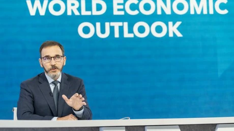 FMI și-a înrăutățit prognozele privind evoluția economiei globale și avertizează că e posibil să urmeze o recesiune