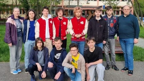 Medalii de aur şi argint obținute de elevi români la International Advanced Tournament in Informatics