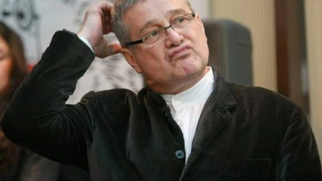 FOTO Tragedie pentru poetul Mircea Dinescu. Celebra sa casă din Cetate a luat foc