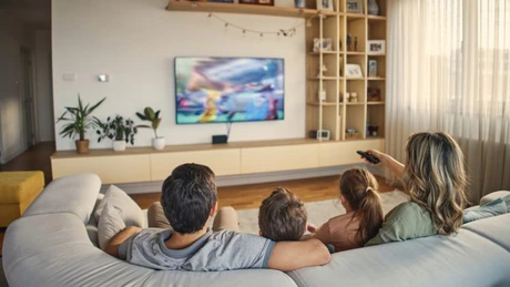 Românii au luat televizoare de 400 de milioane de euro și cumpără tot mai scump. ”Oamenii nu se mai uită doar la preț” - Vicepreședinte Samsung România și Bulgaria