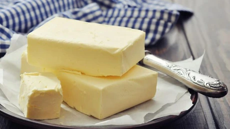 Produsul alimentar care se ieftinește acum masiv în România și în Europa: untul