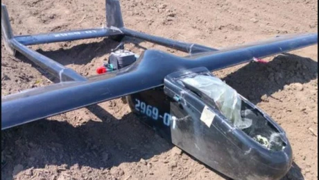 Dronă căzută pe un teren agricol în Suceava, la 20 de km de graniţa cu Ucraina