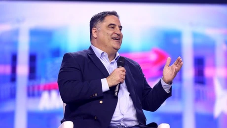 Marea Britanie interzice intrarea în țară a două personalități media americane de stânga, cunoscute pentru criticile la adresa Israelului