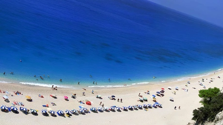 Paradoxul elen - Grecia e un paradis pentru turişti, dar vacanţele sunt deja un lux pentru 