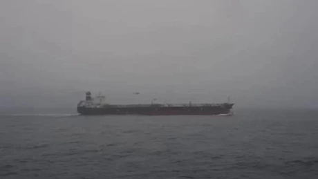 VIDEO Flota fantomă rusească - Un nou petrolier a fost capturat în Atlantic de Franţa